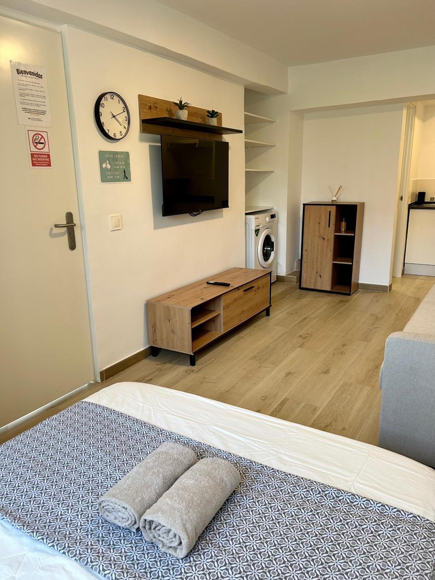 Apartamentos Ribadeo Мадрид Экстерьер фото